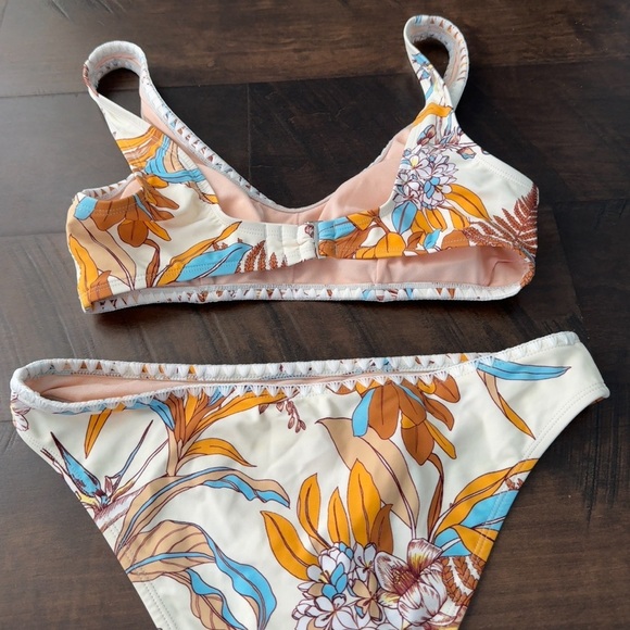 Bikini Set - Picture 12 of 16